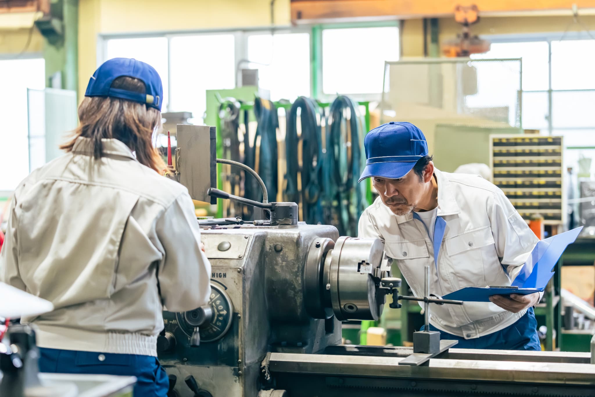 製造業の課題8選をご紹介！解決策や原因もわかりやすく解説